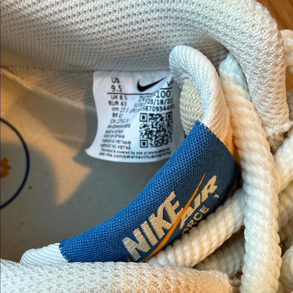 Men’s Nike Air Forces - Picture 10 of 13
